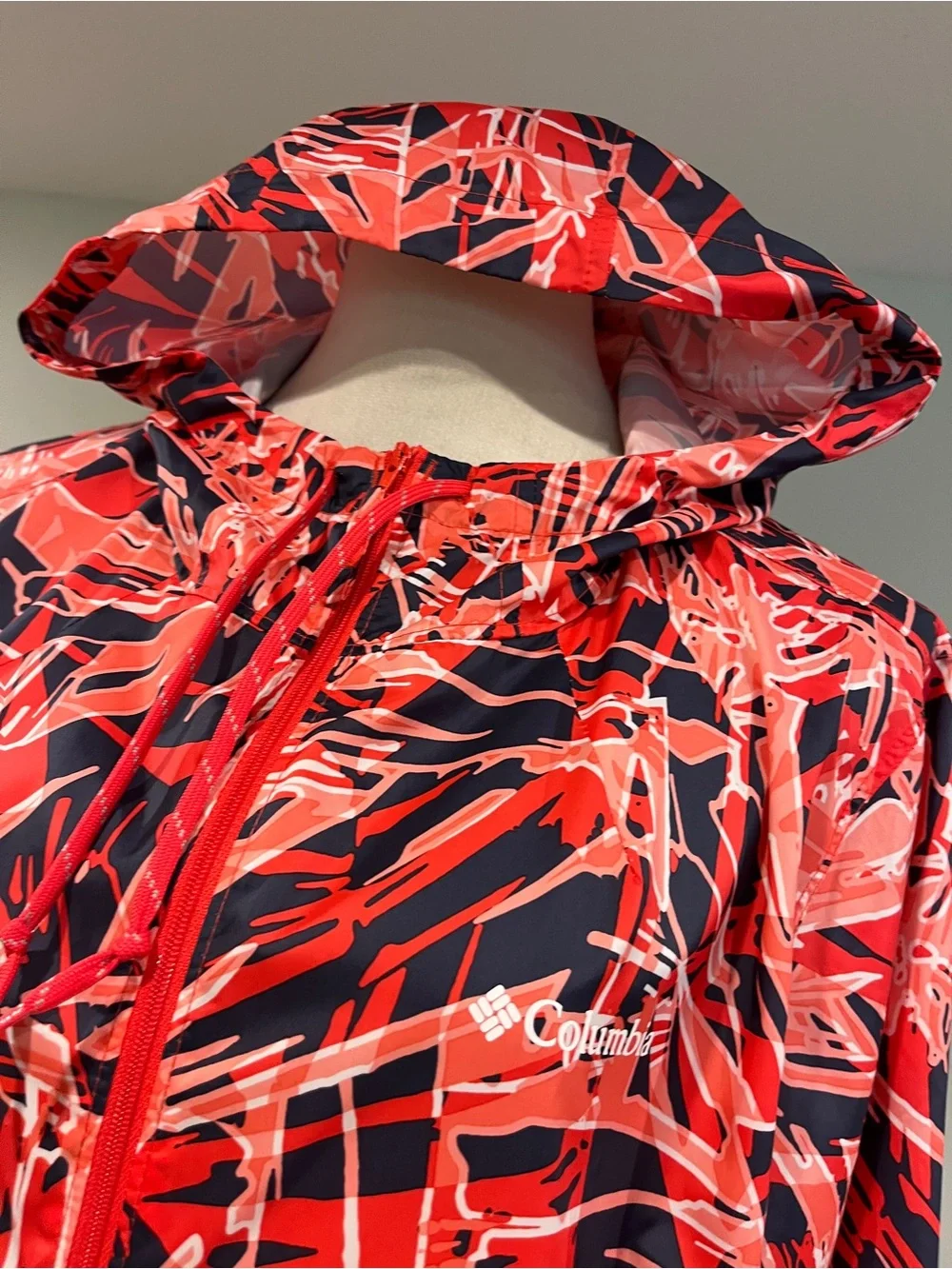 Columbia Flash Forward Windbreaker with abstract print size large